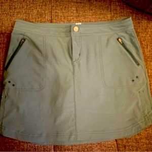 Title Nine Rogue Skort, size 4, Pretty aqua color not reflected in photos.